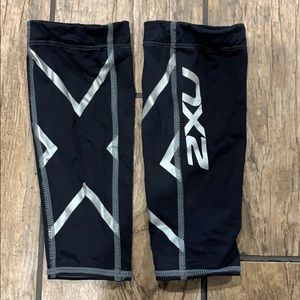 2XU sleeves— size XS